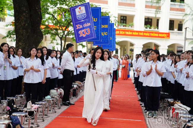 Lễ khai giảng tại trường THPT Quang Trung, Hà Nội: Đơn giản và nhiều đổi mới