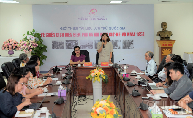 Giám đốc Trung tâm Lưu trữ quốc gia III Trần Việt Hoa phát biểu tại buổi giới thiệu