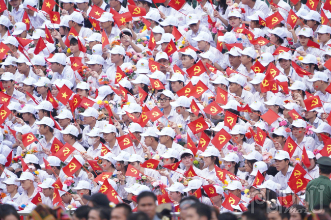 Các đoàn diễu binh diễu hành đã đi qua các tuyến phố của thành phố Điện Biên Phủ trong sự chào đón, hoan nghênh của hàng vạn đồng bào, du khách, tạo nên không khí phấn khởi, tự hào về truyền thống lịch sử hào hùng của dân tộc cũng như quyết tâm đoàn kết xây dựng đất nước đạt được nhiều thành tựu mới ngày nay.