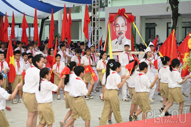 Nhân dịp này, Tổng Bí thư –Chủ Tịch nước Tô Lâm đã gửi thư chúc mừng đến cô và trò ngành giáo dục nhân ngày khai trường.