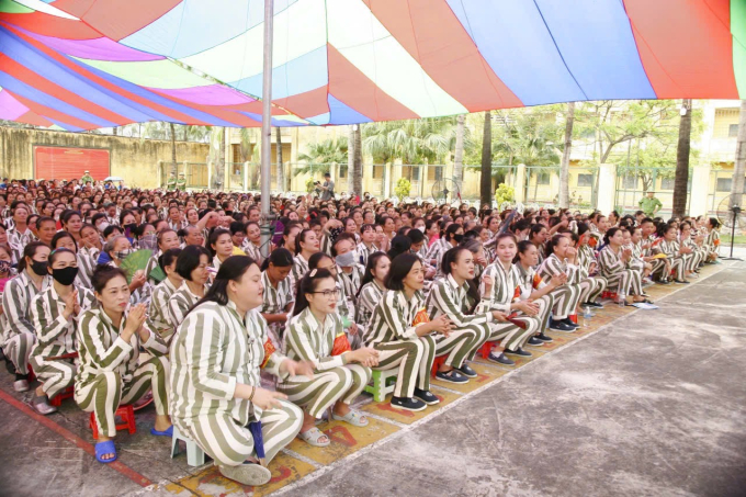 Những kiến thức pháp luật mà đoàn luật sư tuyên truyền ngày hôm nay sẽ là hành trang quý báu cho mỗi phạm nhân trong quá trình cải tạo cũng như trong cuộc sống sau khi trở về tái hòa nhập cộng đồng.