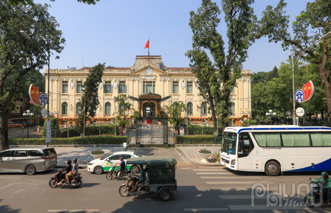 Tòa nhà Bắc Bộ Phủ trước đây từng là Dinh Thống sứ Bắc Kỳ, Phủ Khâm sai Bắc Kỳ, được xây dựng vào năm 1918, mang phong cách kiến trúc cổ Pháp, ghi dấu cuộc Tổng khởi nghĩa giành chính quyền đầu tiên tại Hà Nội năm 1945, Giải phóng Thủ đô năm 1954. Không gian kiến trúc độc đáo này lần đầu mở cửa đón khách tham quan trong dịp Lễ hội Thiết kế sáng tạo.