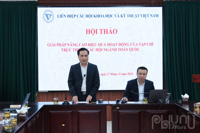 PGS TS Phạm Ngọc Linh, Phó chủ tịch Liên hiệp Hội Việt Nam và Ông Lê Thanh Tùng, Trưởng Ban Truyền Thông và Phổ biến kiến thức trụ trì hội thảo.