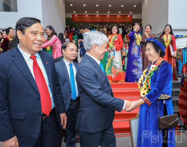  Hội nghị biểu dương phụ nữ cao tuổi tiêu biểu toàn quốc trong xây dựng gia đình văn hóa, ấm no, hạnh phúc.