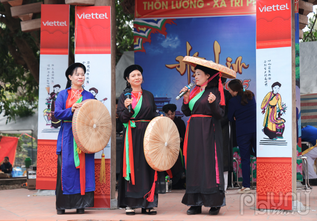 Hội Lim năm nay có 10 lán hát quan họ, gồm 6 lán tại đồi Lim và 4 lán ở các khu vực lân cận. 