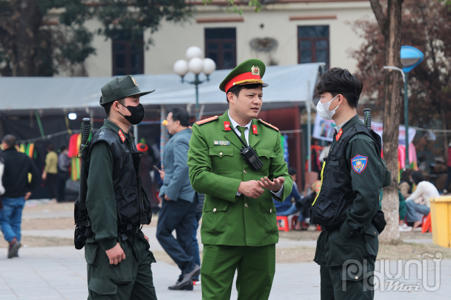 Để bảo đảm lễ hội vùng Lim Xuân Ất Tỵ diễn ra an toàn, lành mạnh, văn minh, Ban Tổ chức huy động 300 công an và 100 người thuộc lực lượng quân sự và dân quân tự vệ cùng các lực lượng khác tham gia bảo vệ, hướng dẫn tại Hội Lim.