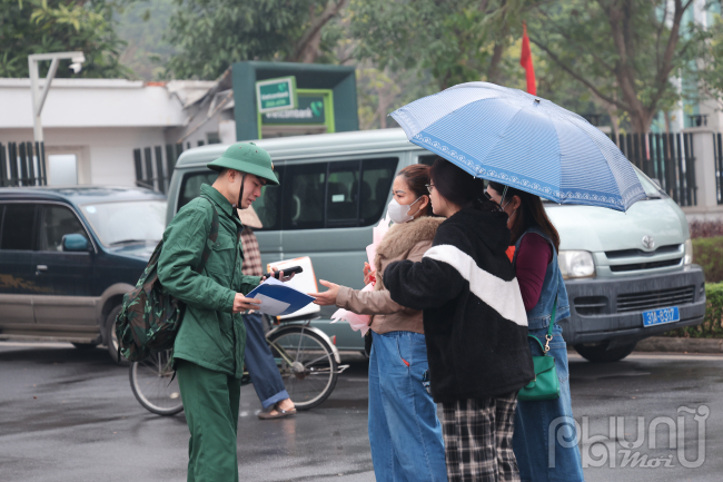 Tân binh Nguyên Thành Nam ngẹn ngào trước lúc lên đường 