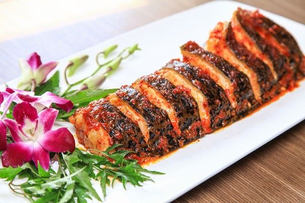 Cá nướng sa tế thơm ngon, cay nồng hấp dẫn. Ảnh: ITN