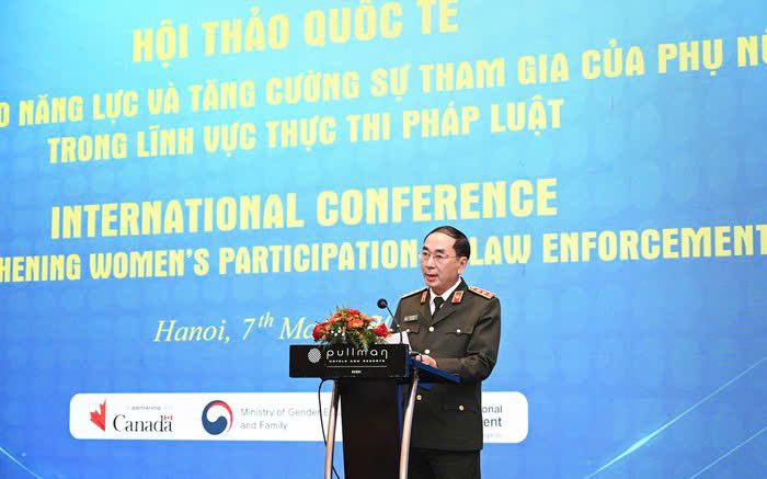 Thượng tướng Trần Quốc Tỏ, Thứ trưởng Bộ Công an, phát biểu tại Hội thảo