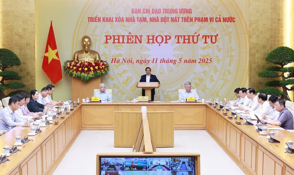 Thủ tướng Phạm Minh Chính chủ trì Phiên họp lần thứ tư của Ban Chỉ đạo xóa nhà tạm, nhà dột nát. (Ảnh: Dương Giang/TTXVN)