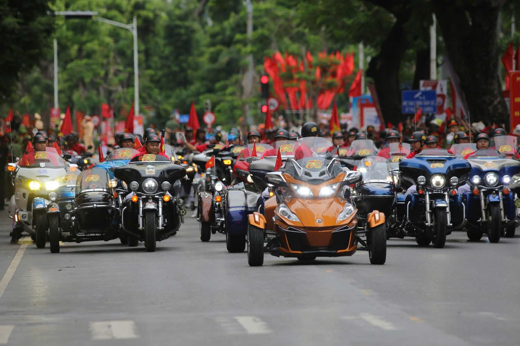 Đây là dịp để người dân ôn lại truyền thống, khơi dậy niềm tự hào và phát huy sức mạnh đoàn kết, quyết tâm xây dựng Hải Phòng ngày càng phát triển giàu đẹp, văn minh, hiện đại.