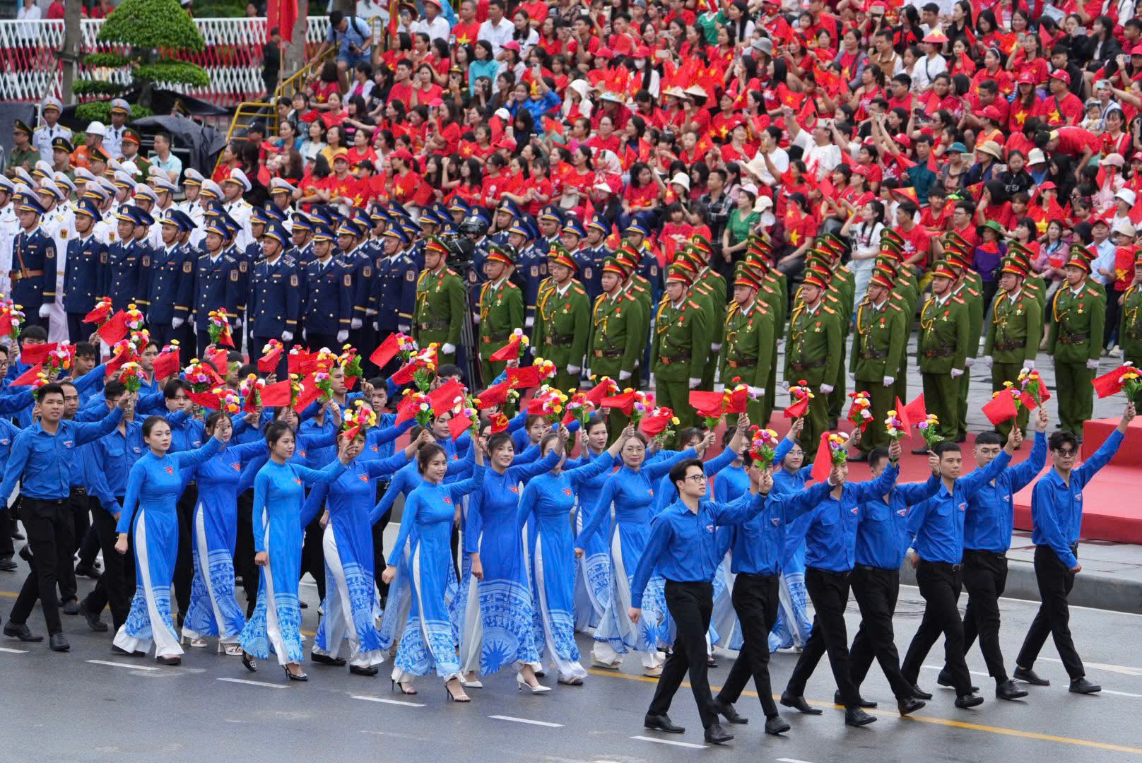 Thành phố Hải Phòng đã ôn lại truyền thống đấu tranh cách mạng vẻ vang của quân và dân thành phố trong cuộc kháng chiến chống Pháp xâm lược, đặc biệt là chiến thắng lịch sử ngày 13/5/1955, giải phóng hoàn toàn Hải Phòng khỏi ách đô hộ.