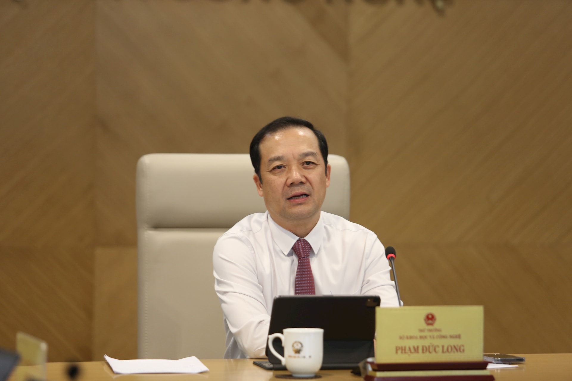 Thứ trưởng Bộ Khoa học và Công nghệ Phạm Đức Long chủ trì buổi công bố. Ảnh: Doãn Mạnh