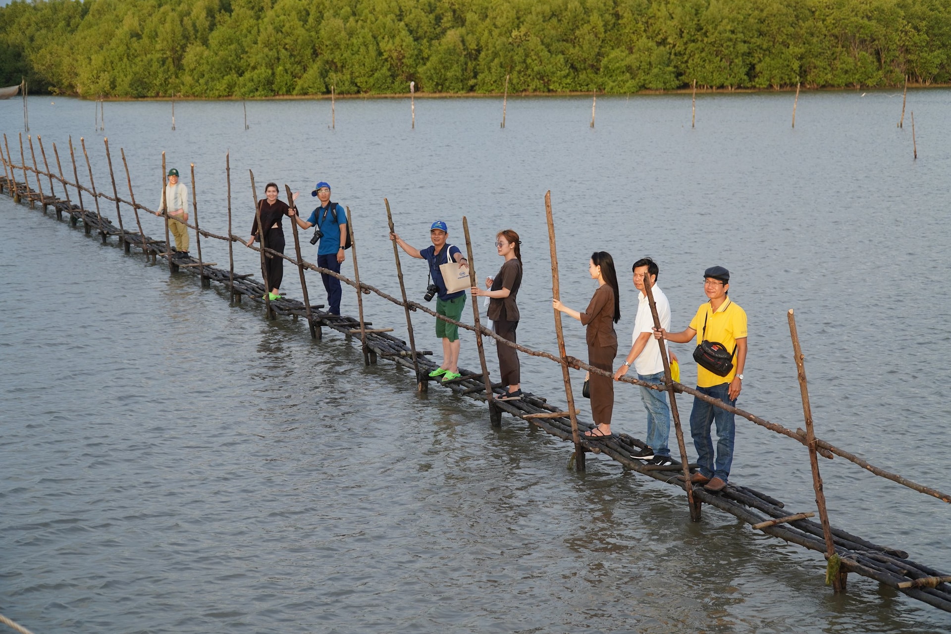 Ảnh minh họa du khách trải nghiệm du lịch ở Đồng bằng sông Cửu Long. Ảnh: Quốc Trung