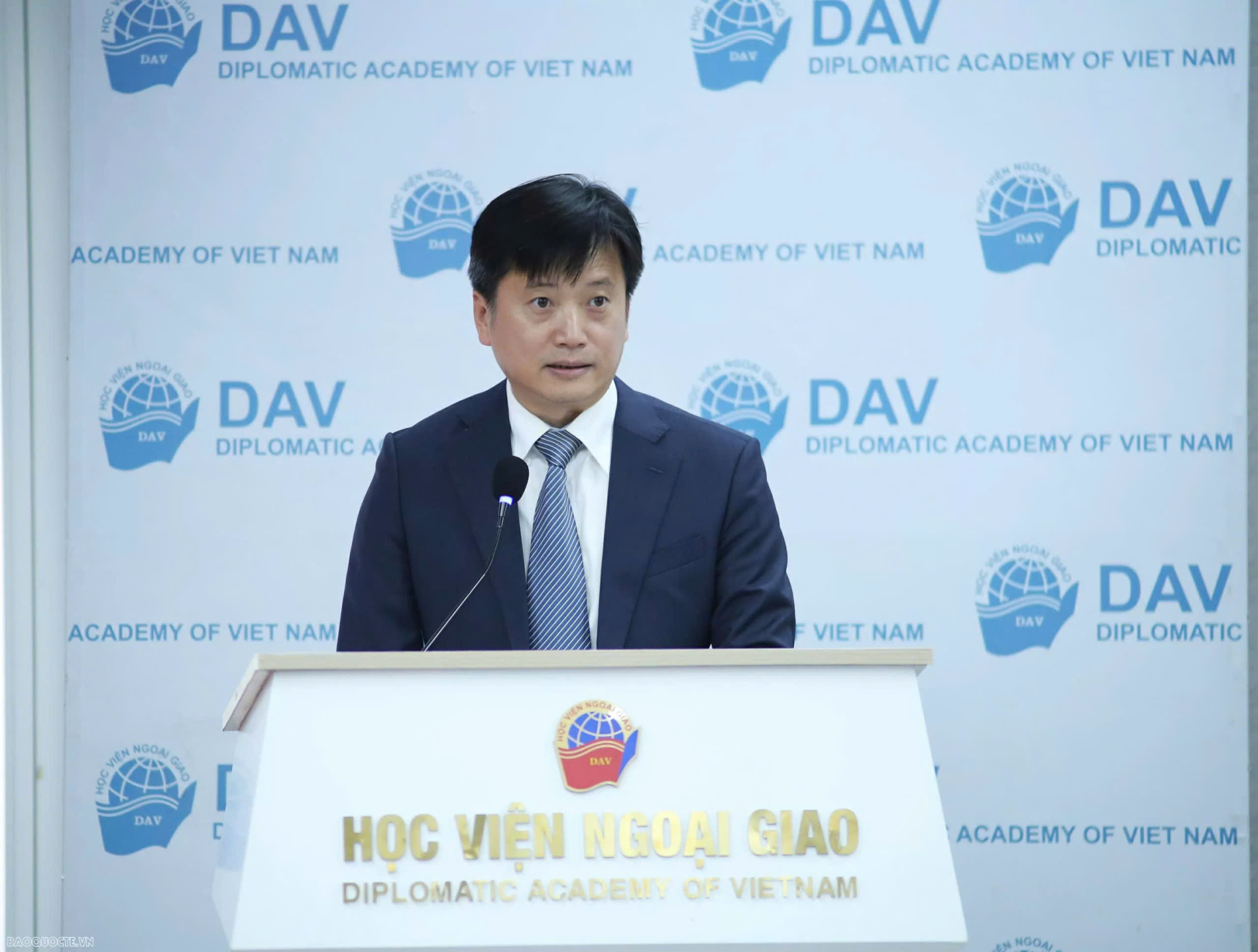 Tiến sĩ Nguyễn Hùng Sơn, Quyền Giám đốc Học viện Ngoại giao . Ảnh: BQT