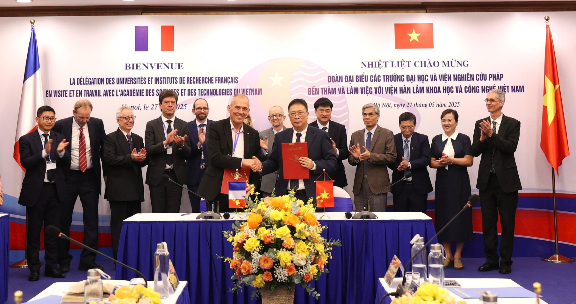 Ký kết kế hoạch hành động giữa Viện Hàn lâm KH&CN Việt Nam – Trung tâm Nghiên cứu Khoa học Quốc gia Pháp (CNRS) giai đoạn 2025 - 2028. Ảnh: VGP