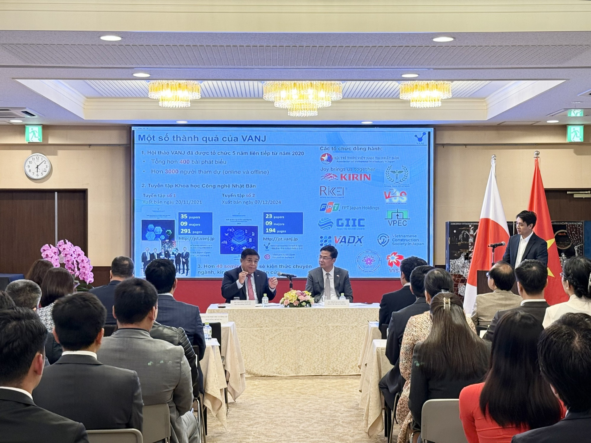 Phó Thủ tướng đề nghị các nhà khoa học Việt Nam tại Nhật Bản phát huy hơn nữa vai trò của mạng lưới đổi mới sáng tạo Việt Nam tại Nhật Bản để tăng cường gắn kết với các đối tác tại Việt Nam - Ảnh: VGP/Thu Sa