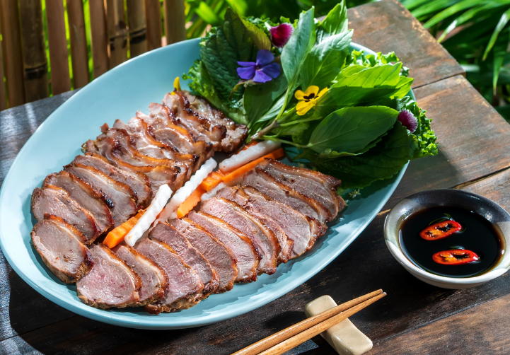 Vịt nướng chao ngon chuẩn vị. Ảnh: MNMN