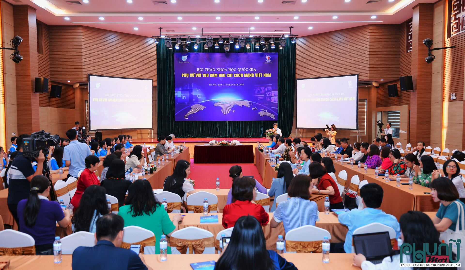 Toàn cảnh Hội thảo khoa học quốc gia với chủ đề “Phụ nữ với 100 năm Báo chí Cách mạng Việt Nam”.