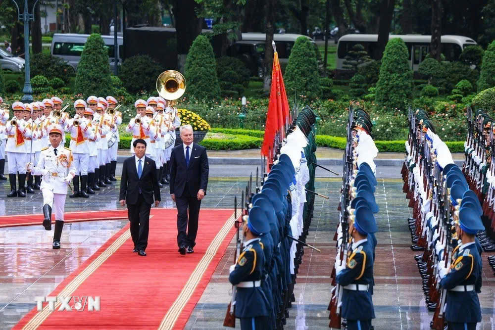 Chủ tịch nước chủ trì lễ đón Tổng thống Litva thăm chính thức Việt Nam