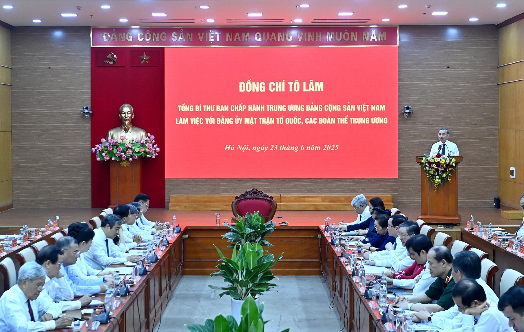 Tổng Bí thư Tô Lâm dự và chủ trì Hội nghị. Ảnh: ND
