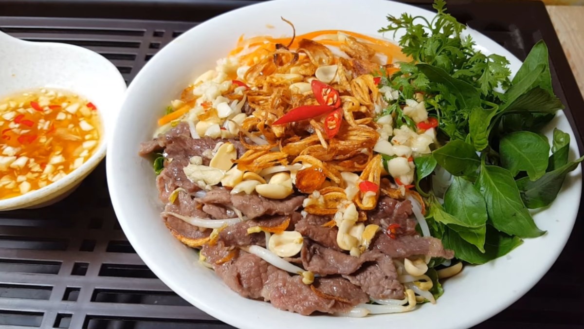 Phở trộn bò Hà Nội. Ảnh: ITN