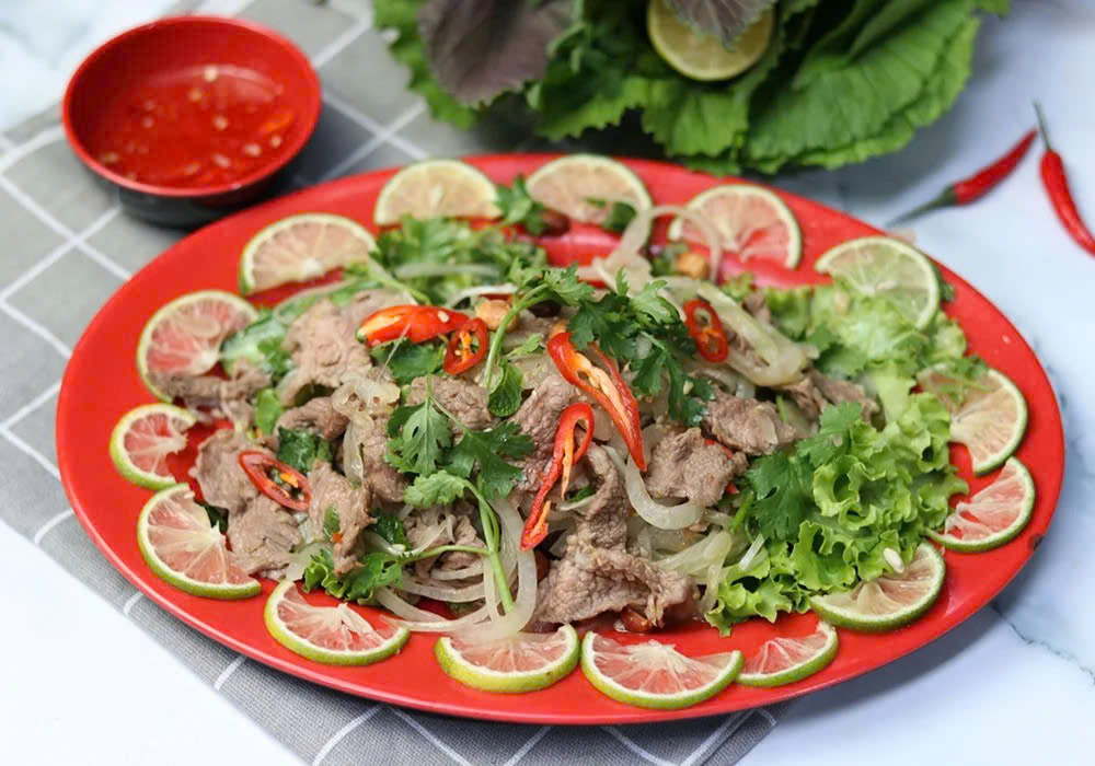 Bò tái chanh. Ảnh: ITN