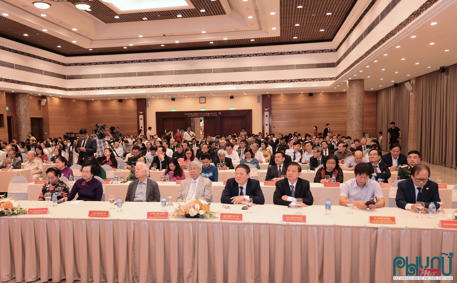 Lãnh đạo Hội nữ Trí Thức Việt Nam tham dự Lễ kỷ niệm 70 năm thành lập  Hội Tổng hội Y học Việt Nam