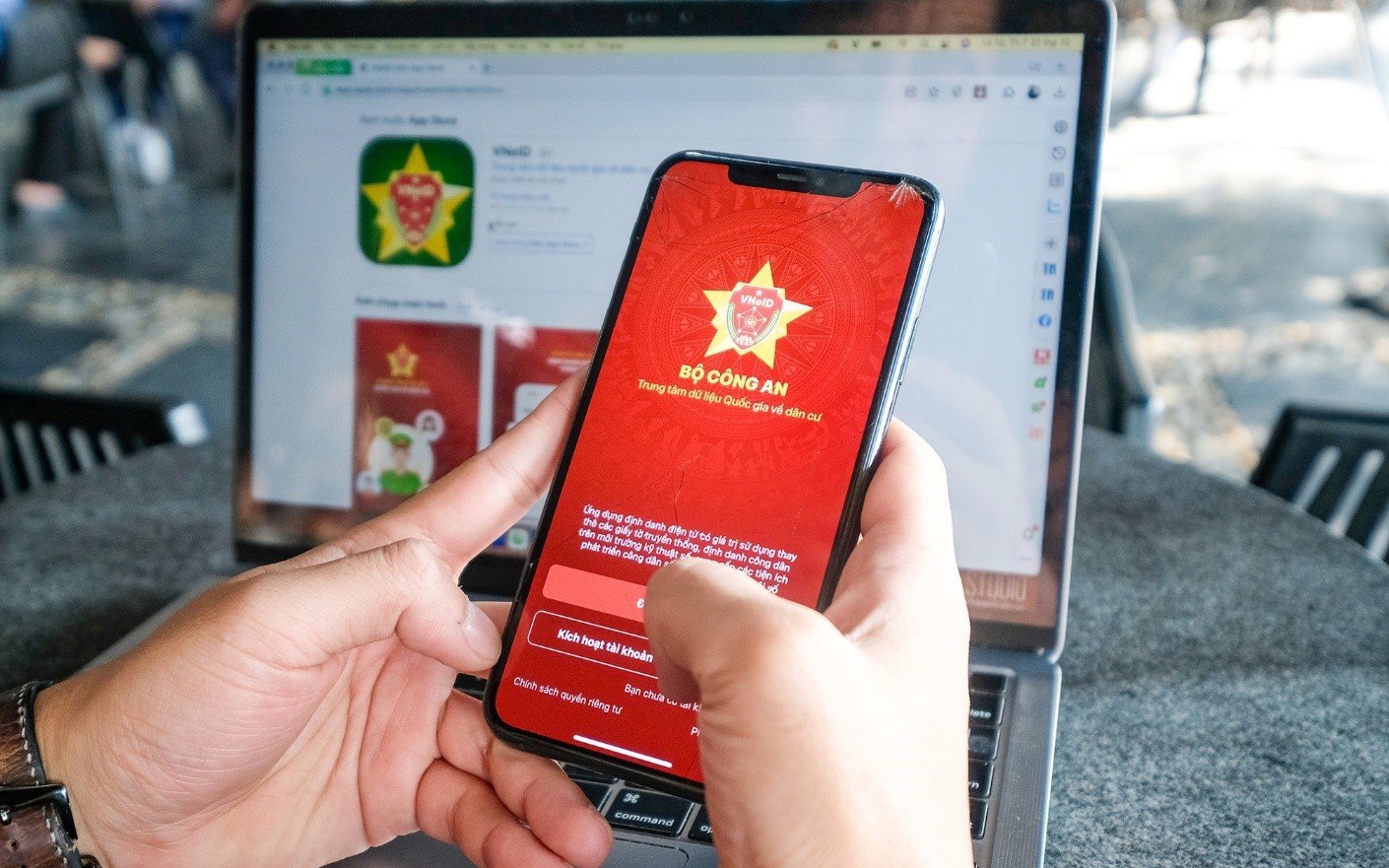 Việc đổi thẻ Căn cước áp dụng cho công dân có thẻ Căn cước còn hạn. Ảnh: ITN