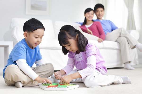 Đừng tìm kiếm hạnh phúc. Nếu tìm kiếm, con sẽ không bao giờ tìm thấy nó. Thay vào đó, tìm cách thúc đẩy các mối quan hệ và hoạt động đang có chất lượng hơn. Hạnh phúc sẽ tự tìm đến con. Ảnh: ITN