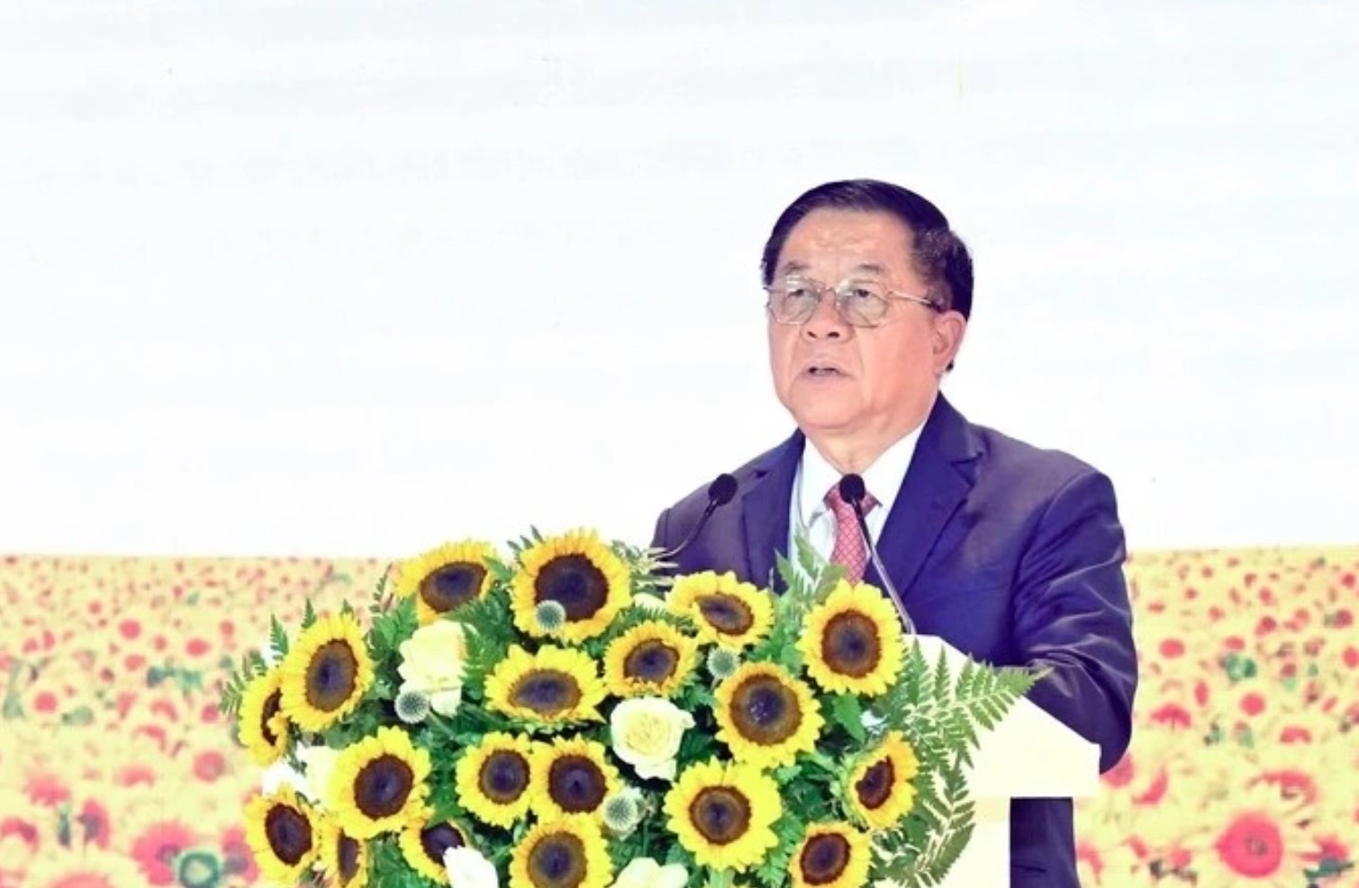 Ủy viên Bộ Chính trị, Bí thư Trung ương Đảng, Trưởng Ban Tuyên giáo và Dân vận Trung ương Nguyễn Trọng Nghĩa phát biểu tại hội thảo. Ảnh: VOV