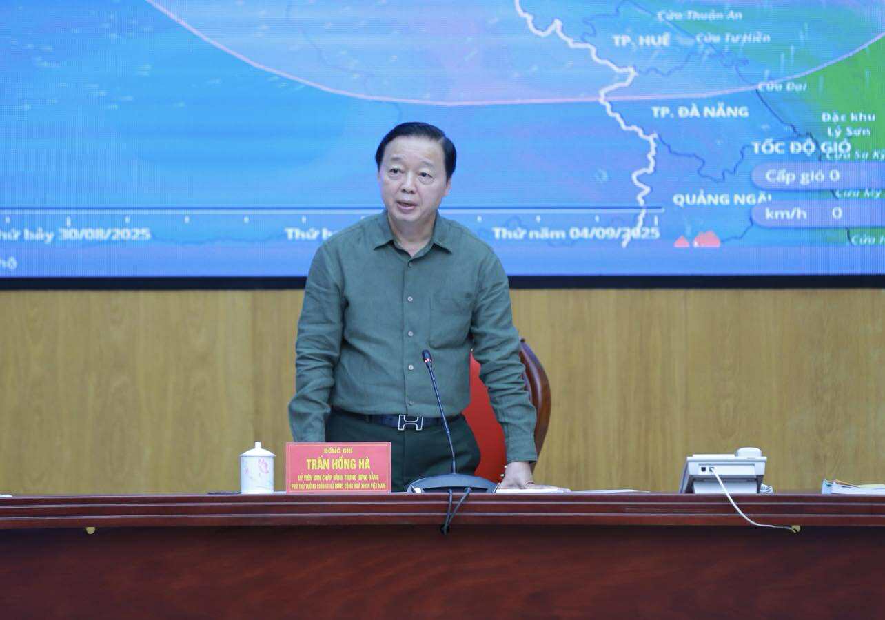 Phó Thủ tướng Trần Hồng Hà nhấn mạnh đây là “thời gian vàng” để triển khai ứng phó bão số 5