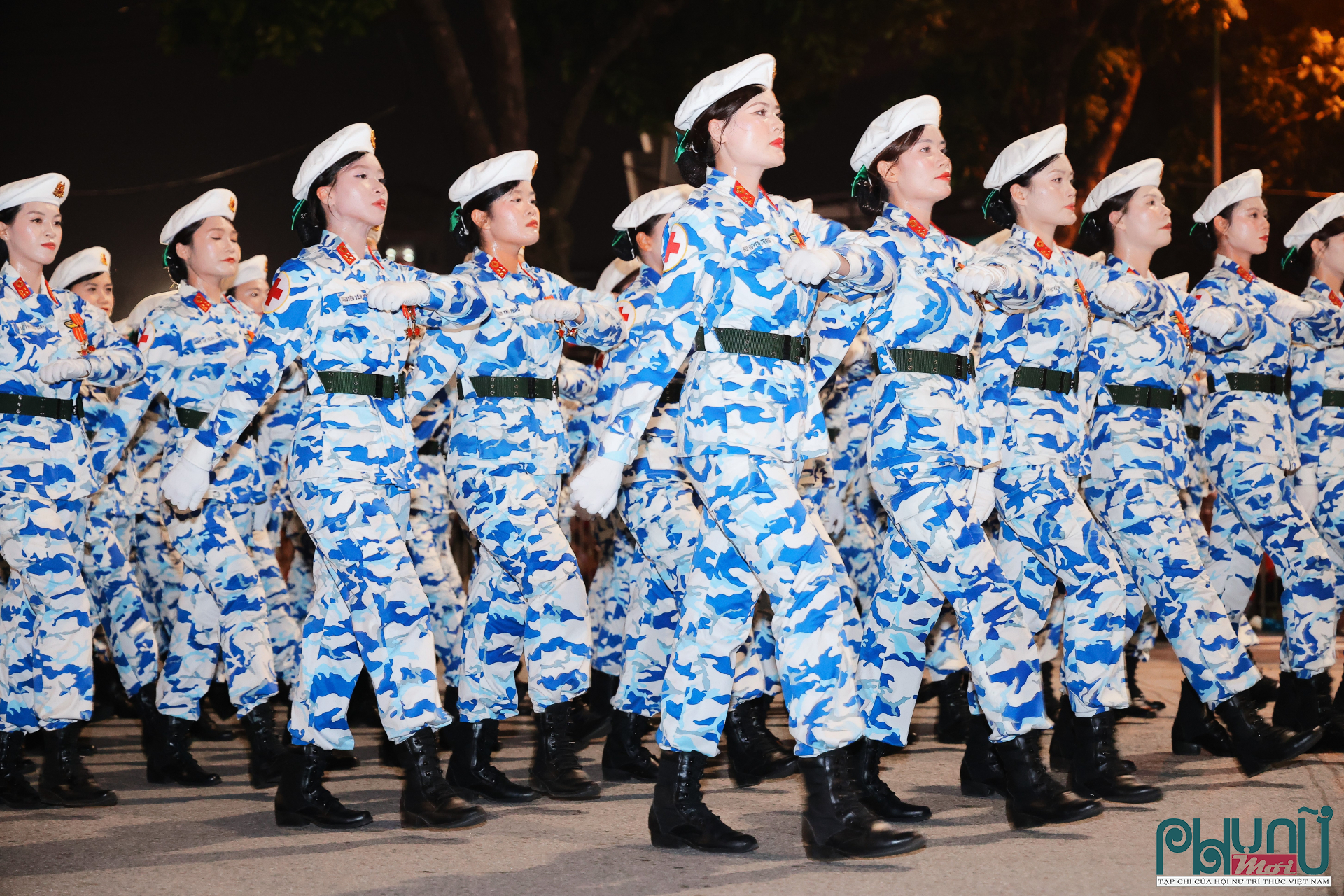 Những nữ sĩ quan quân y đã làm việc quên mình, xông pha trong mưa bom, bão đạn, cứu chữa bộ đội và nhân dân, khắc phục thiên tai, thảm họa, phòng chống dịch bệnh, lập nhiều thành tích đặc biệt xuất sắc.