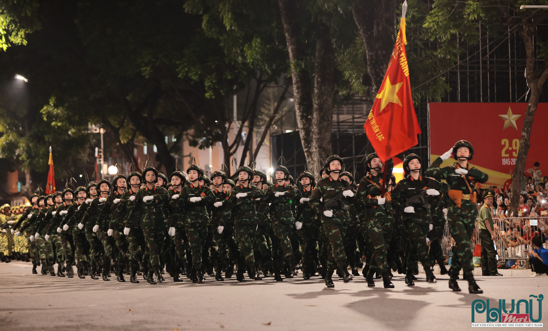 Nữ sĩ quan Thông tin, nhịp cầu của chỉ huy và chiến trường