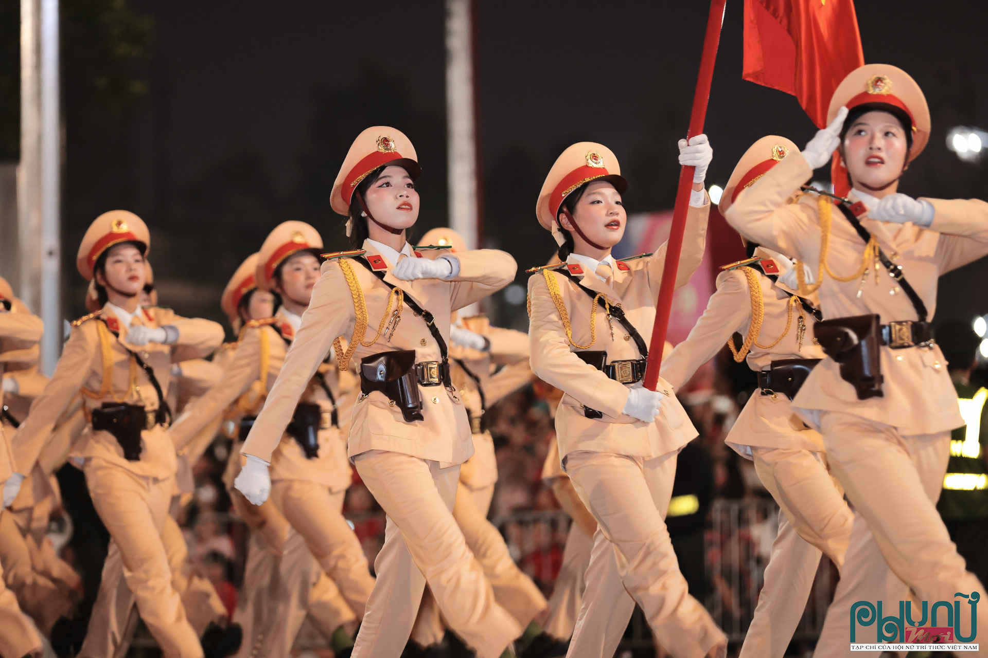 Ngày nay, lực lượng Cảnh sát giao thông tích cực ứng dụng công nghệ hiện đại, đảm bảo trật tự an toàn giao thông, vì cuộc sống bình yên và hạnh phúc của nhân dân.