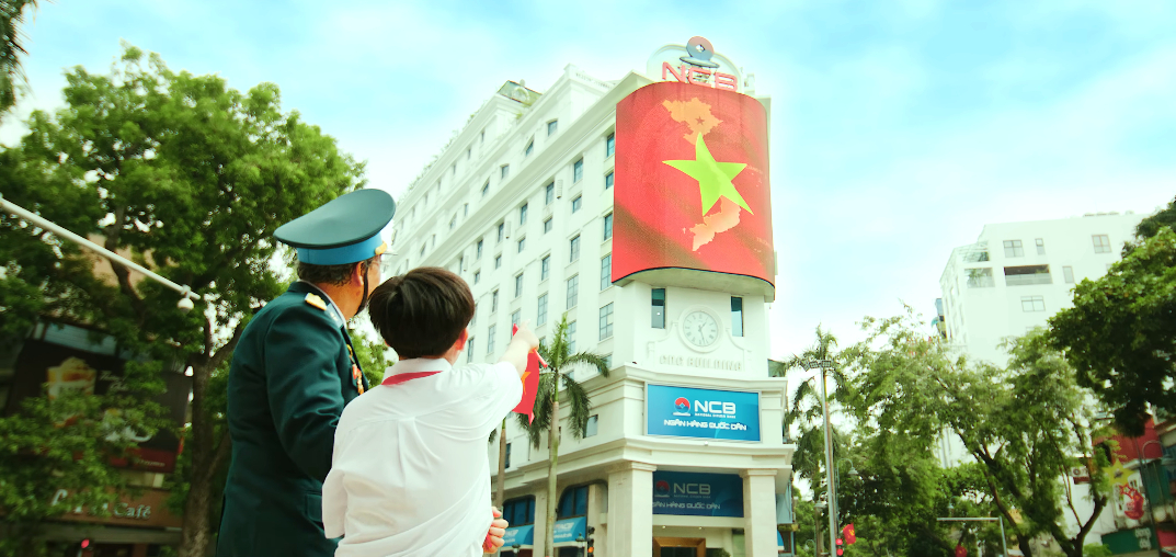 Hình ảnh NCB xuất hiện tinh tế trong MV như kết nối hành trình 30 năm của NCB giao hòa trong niềm tự hào.
