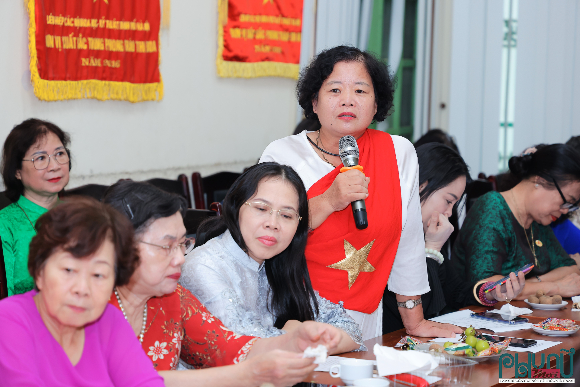 TS Nguyễn Thị Ngọc Thanh, chia sẻ những tác hại của việc tự do sử dụng công nghệ của trẻ. Theo bà, giới trẻ hiện tại bị lệ thuộc vào công nghệ. Bà nhấn mạnh: Xã hội phát triển thế nào thì yếu tố con người vẫn phải đặt lên hàng đầu