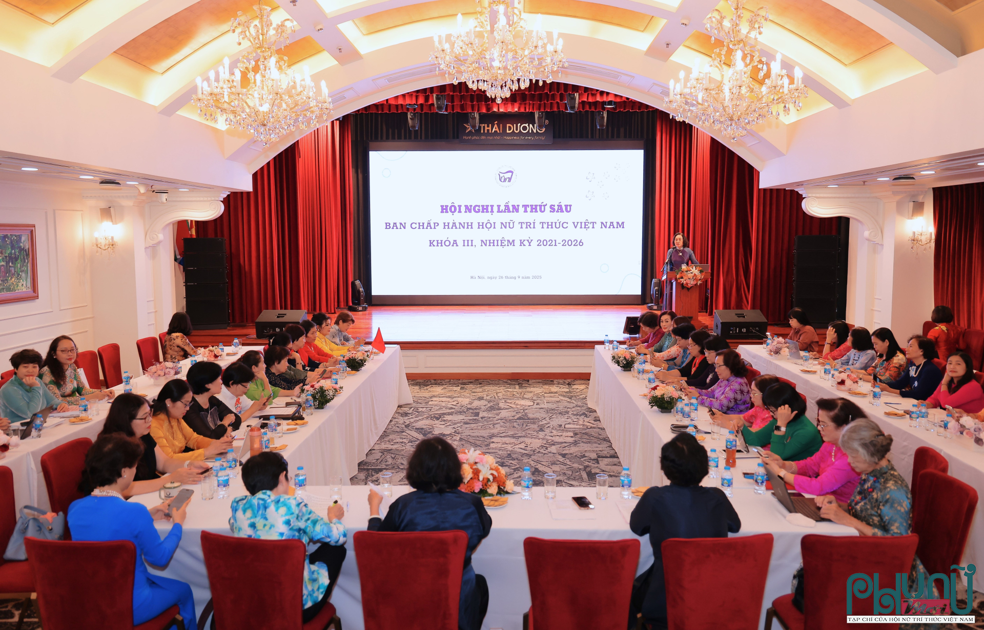 Quang cảnh Hội nghị Ban Chấp hành khóa III (lần thứ 6 mở rộng)