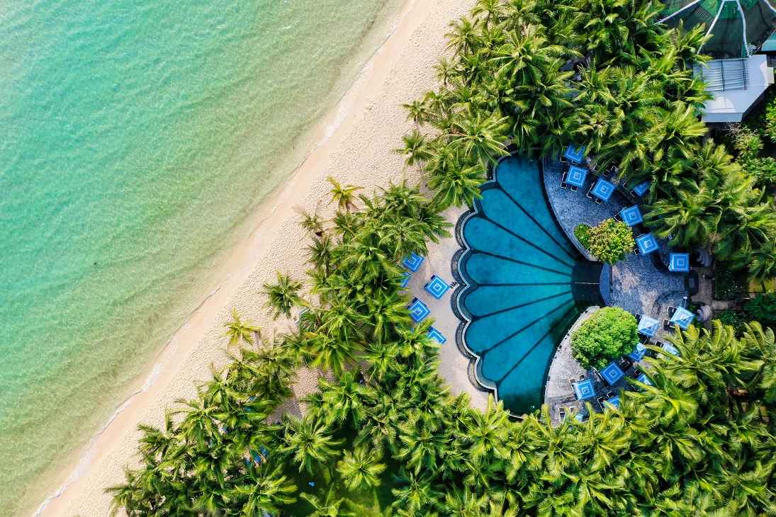 JW Marriott Phu Quoc Emerald Bay Resort với chủ đề đại học độc đáo, thường xuyên có mặt trong các bảng xếp hạng danh giá của thế giới