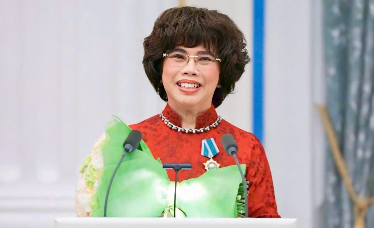 Anh hùng Lao động Thái Hương phát biểu tại buổi lễ trao tặng Huân chương Hữu nghị tổ chức tại điện Kremlin Liên bang Nga. Ảnh: TH Group