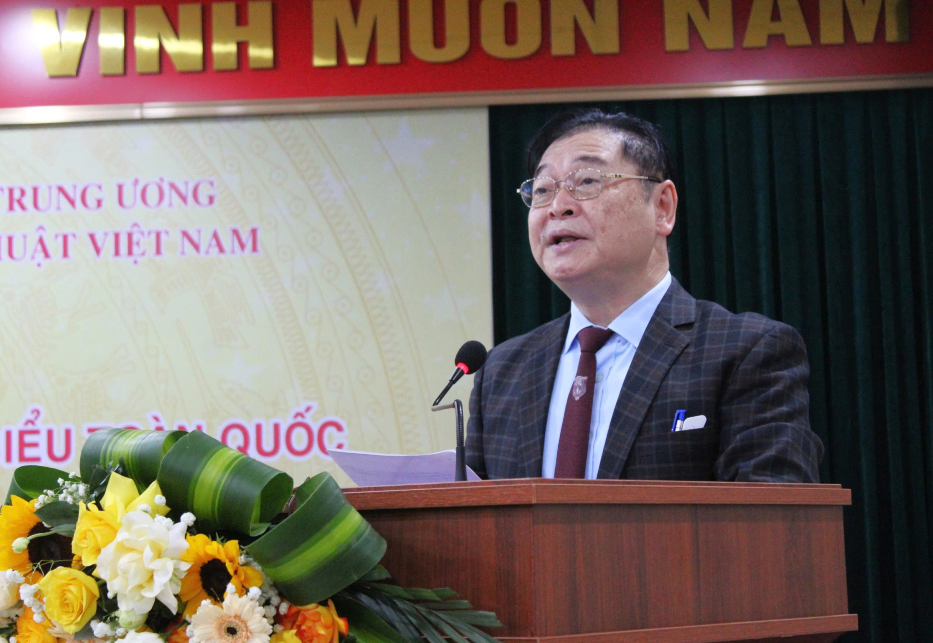 Chủ tịch Liên hiệp các Hội Khoa học và Kỹ thuật Việt Nam Phan Xuân Dũng phát biểu khai mạc hội thảo.