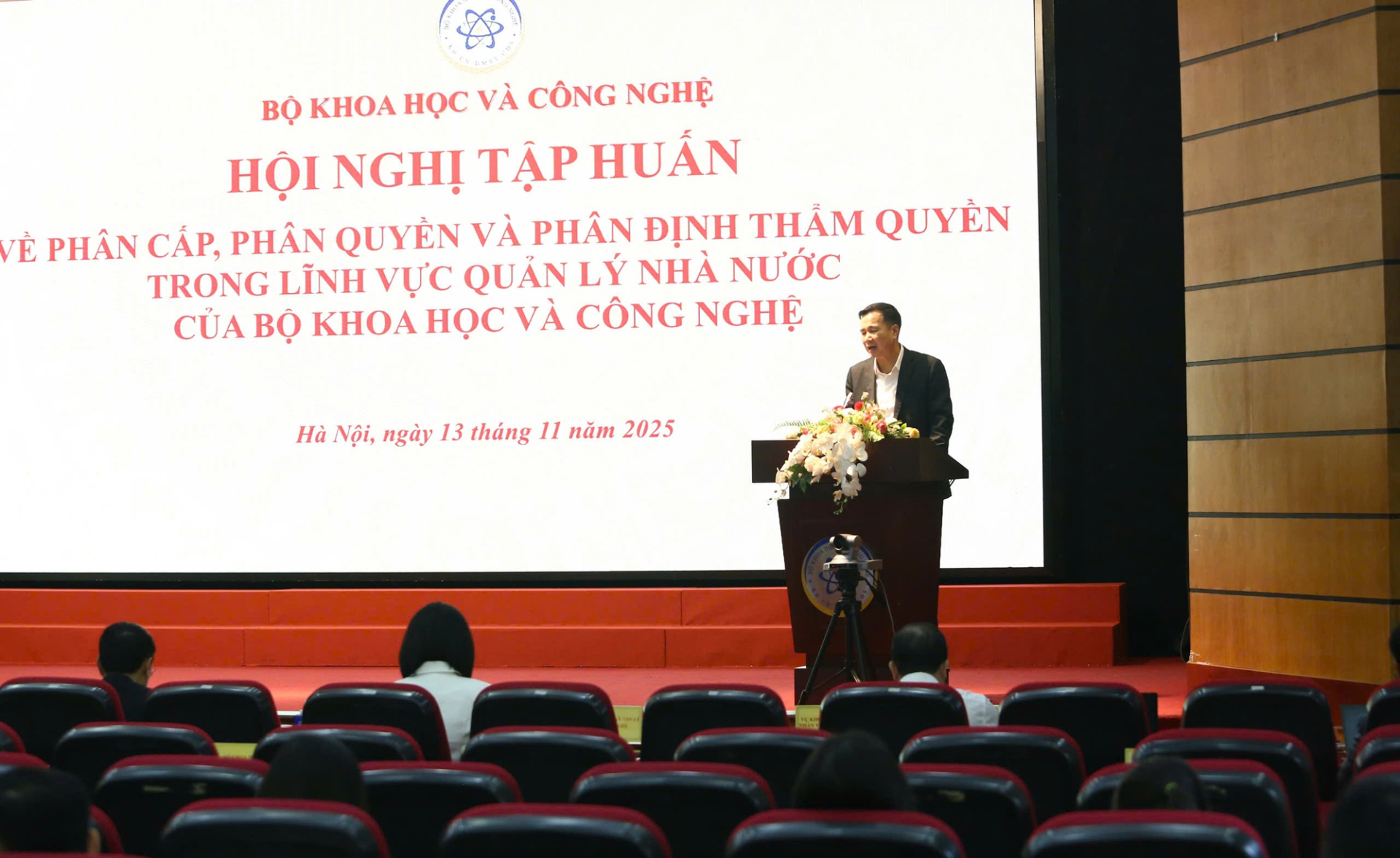 Thứ trưởng Bộ KH&CN Bùi Thế Duy phát biểu chỉ đạo hội nghị tập huấn về phân cấp, phân quyền và phân định thẩm quyền trong lĩnh vực quản lý nhà nước của Bộ KH&CN. Ảnh: VGP