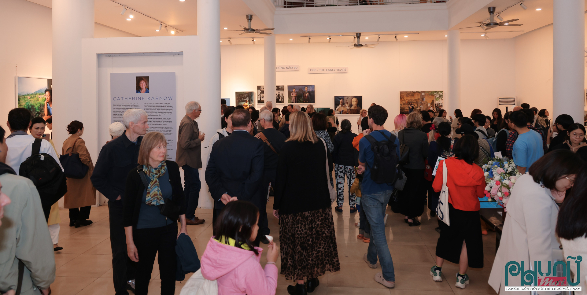 Triển lãm Việt Nam – Một đất nước đang đổi thay 1990–2015 thu hút đông đảo công chúng ngay trong ngày khai mạc,