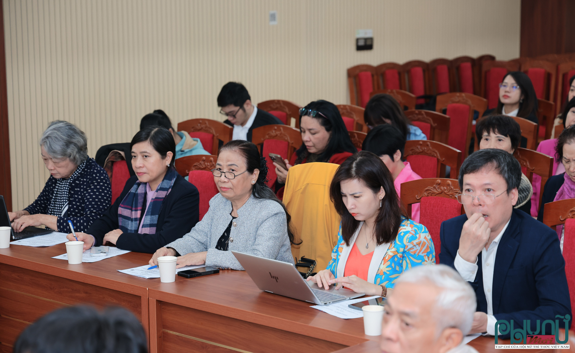 Các đại biểu tham dự hội thảo