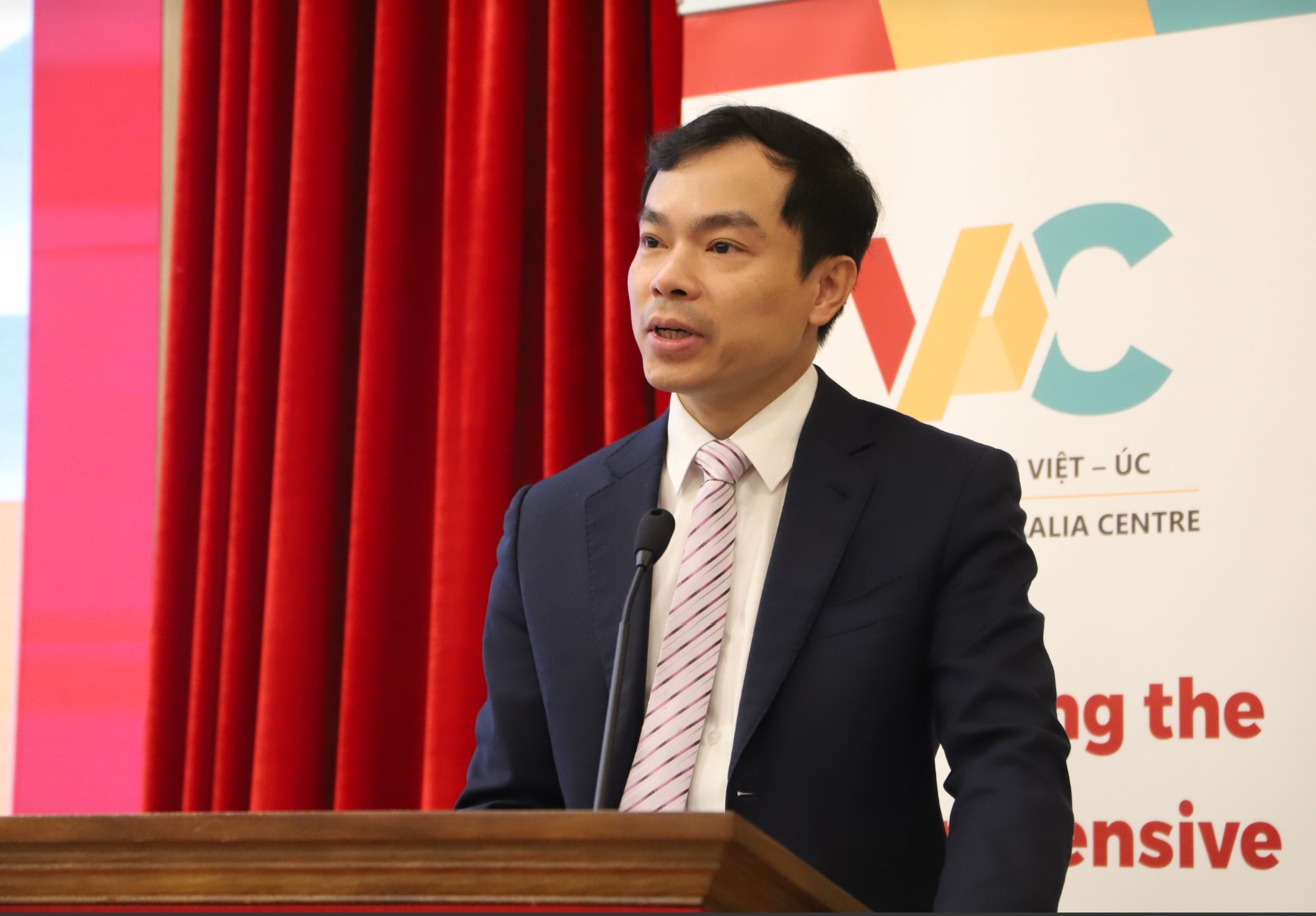 PGS.TS Nguyễn Mạnh Hùng, Phó Giám đốc Học viện Chính trị Quốc gia Hồ Chí Minh