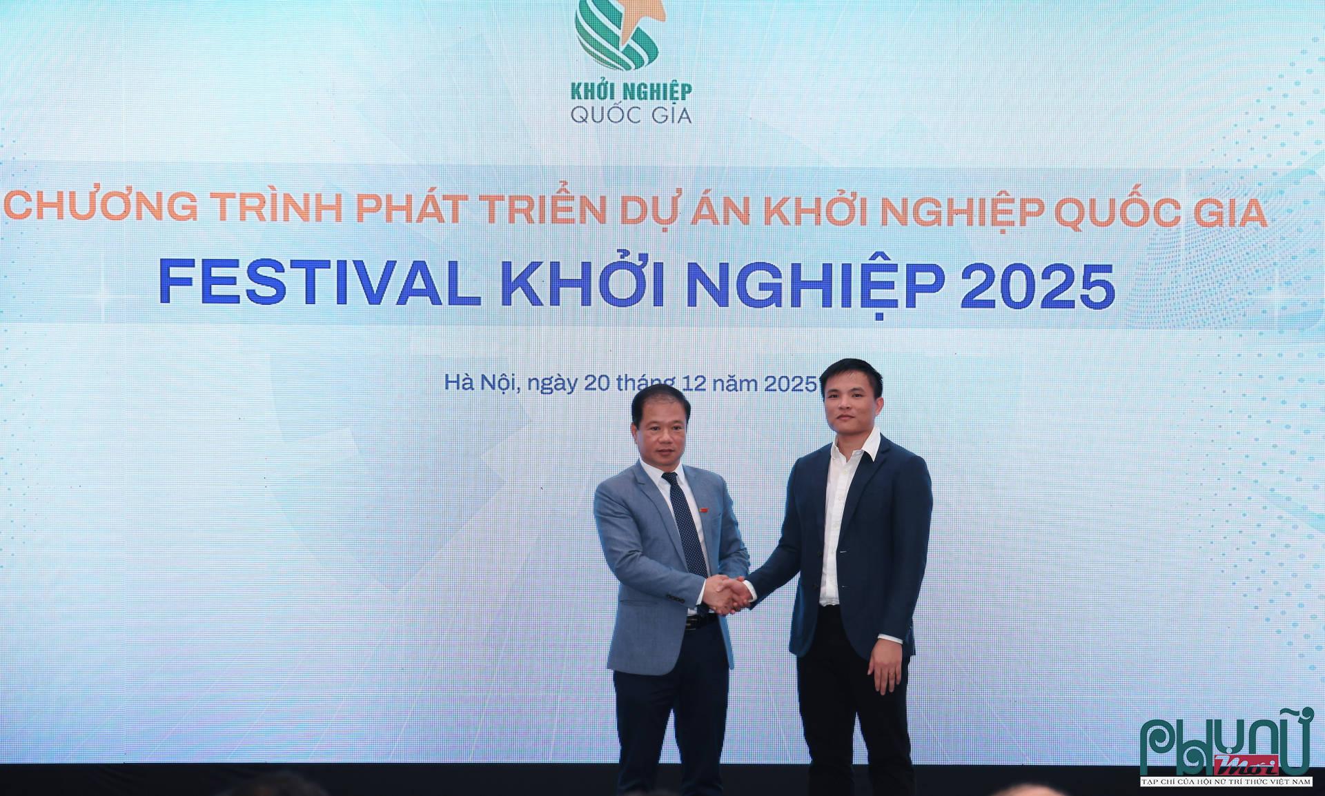 Ông Lê Thanh, sáng lập Vietnam Future Fund đã trao tặng mỗi nhóm dự án tham gia sự kiện giải thưởng trị giá 3 triệu đồng nhằm ghi nhận và khích lệ tinh thần khởi nghiệp.