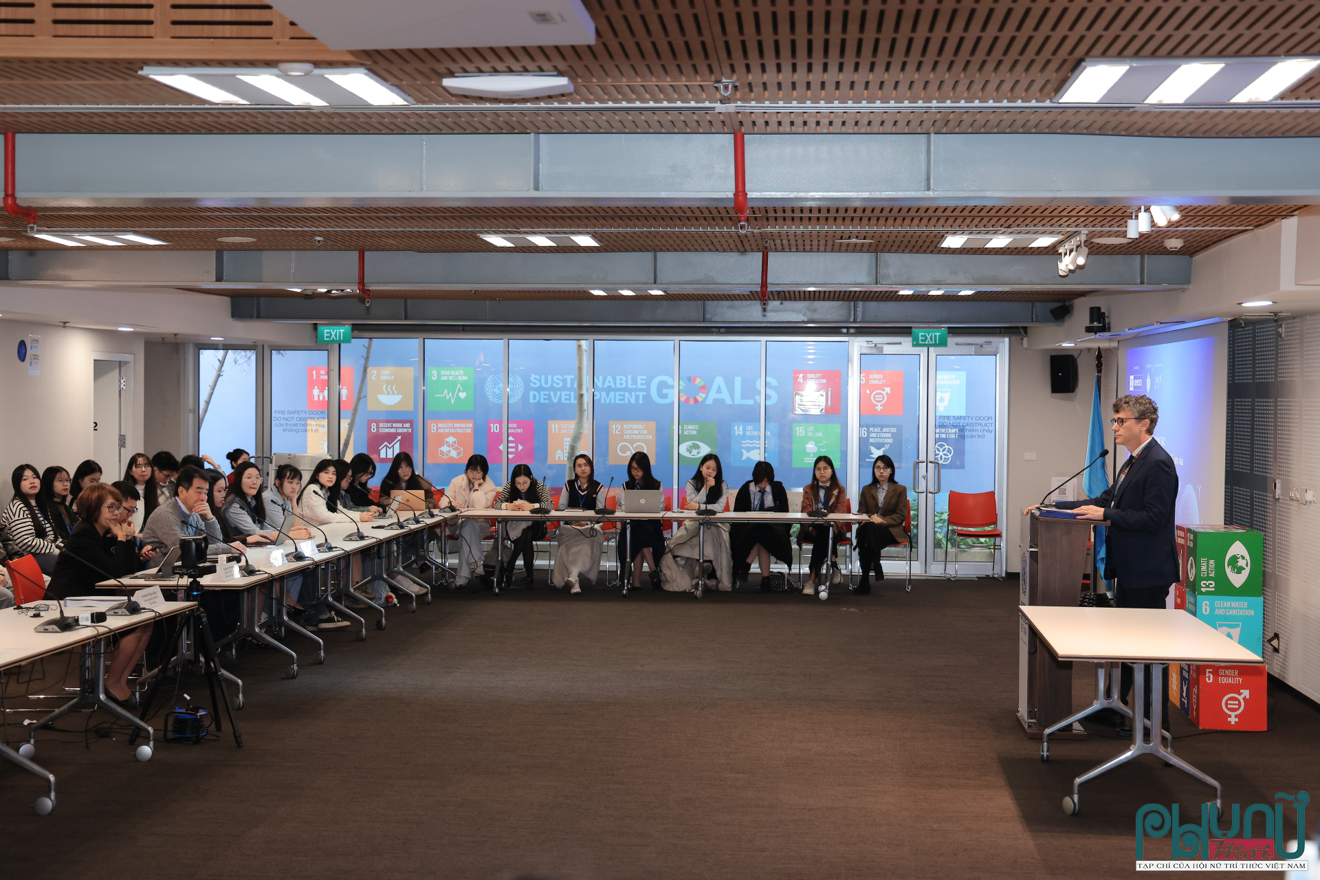 Quang cảnh tọa đàm