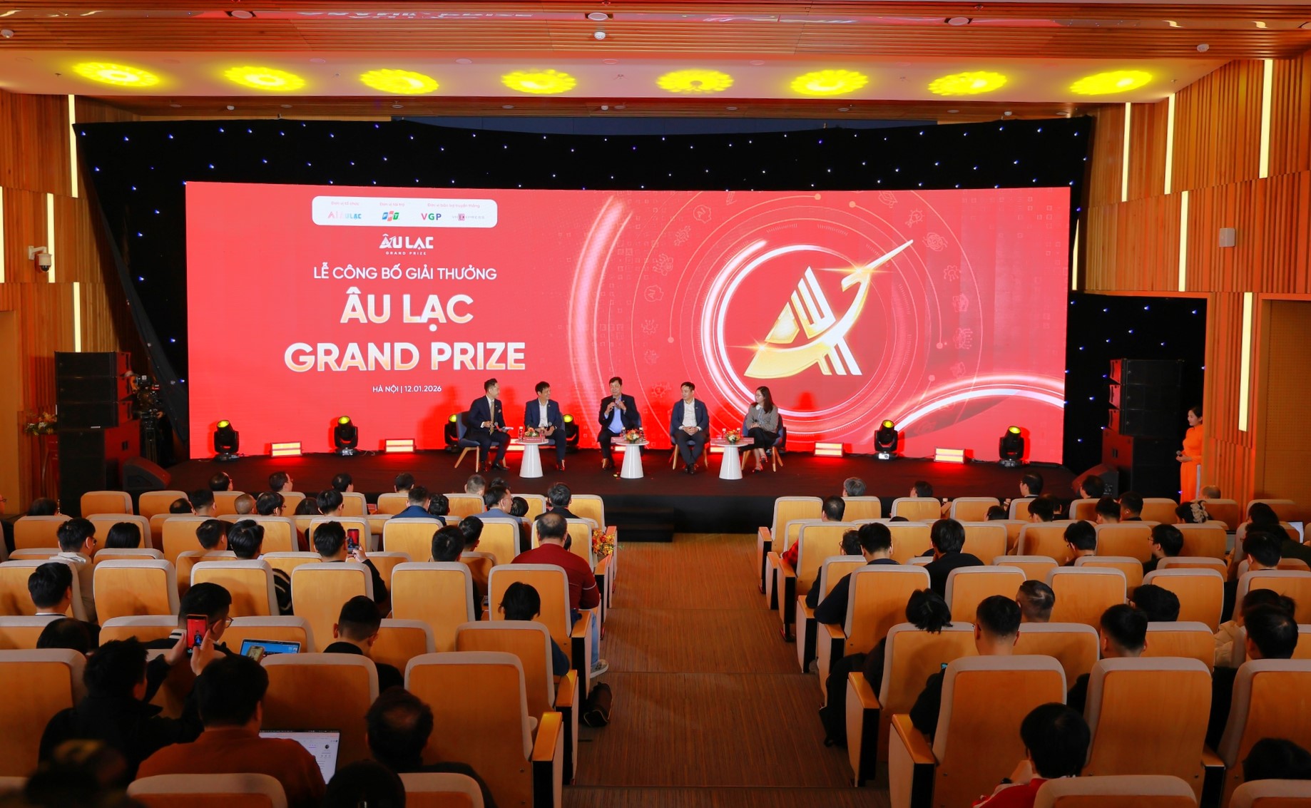 Toàn cảnh lễ công bố Giải thưởng Âu Lạc Grand Prize. Ảnh: VGP