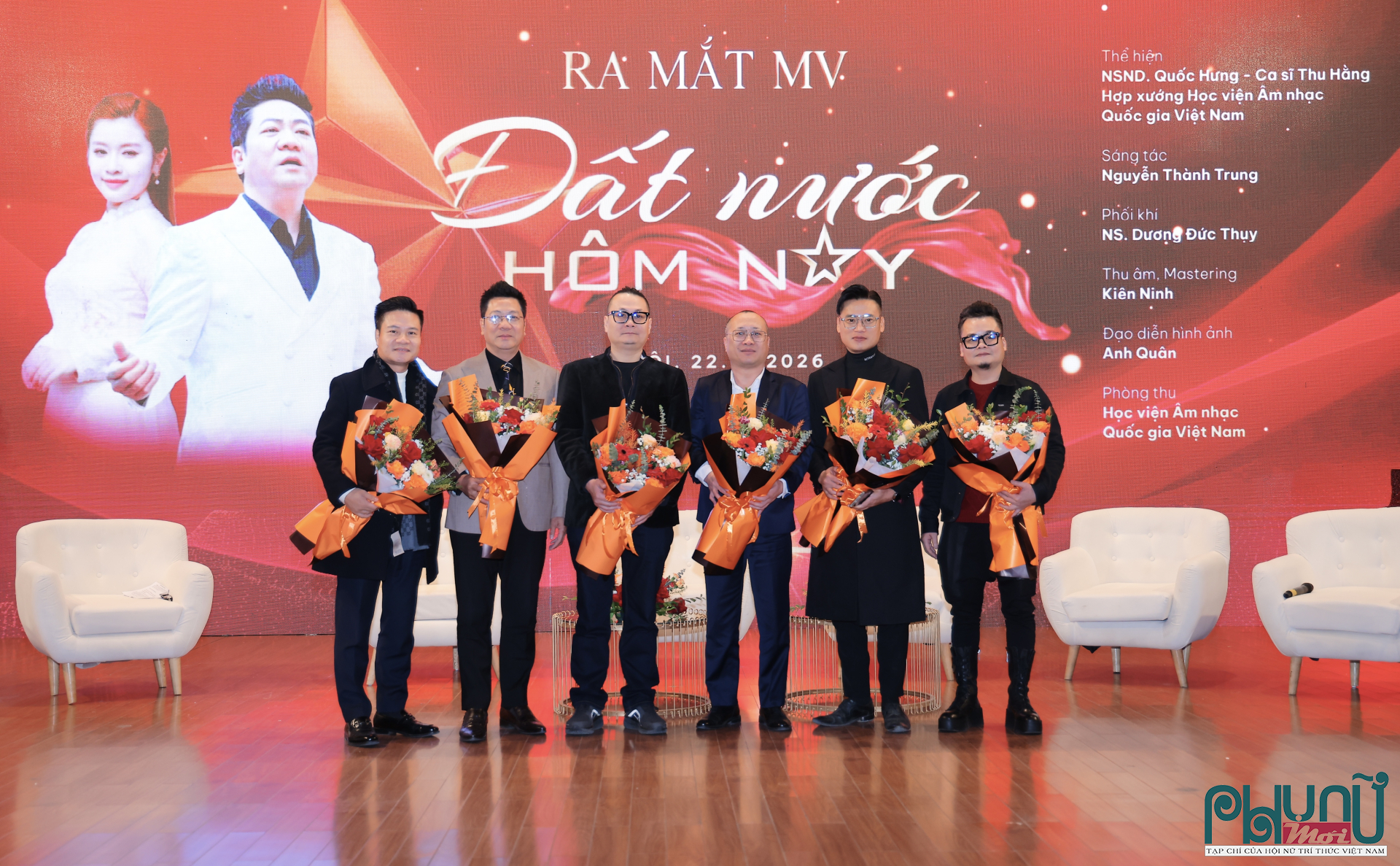 Ê kíp thực hiện MV Đất nước hôm nay quy tụ nhiều nghệ sĩ và nhà chuyên môn giàu kinh nghiệm, cùng chung tay tạo nên một chỉnh thể nghệ thuật thống nhất giữa âm nhạc và hình ảnh.