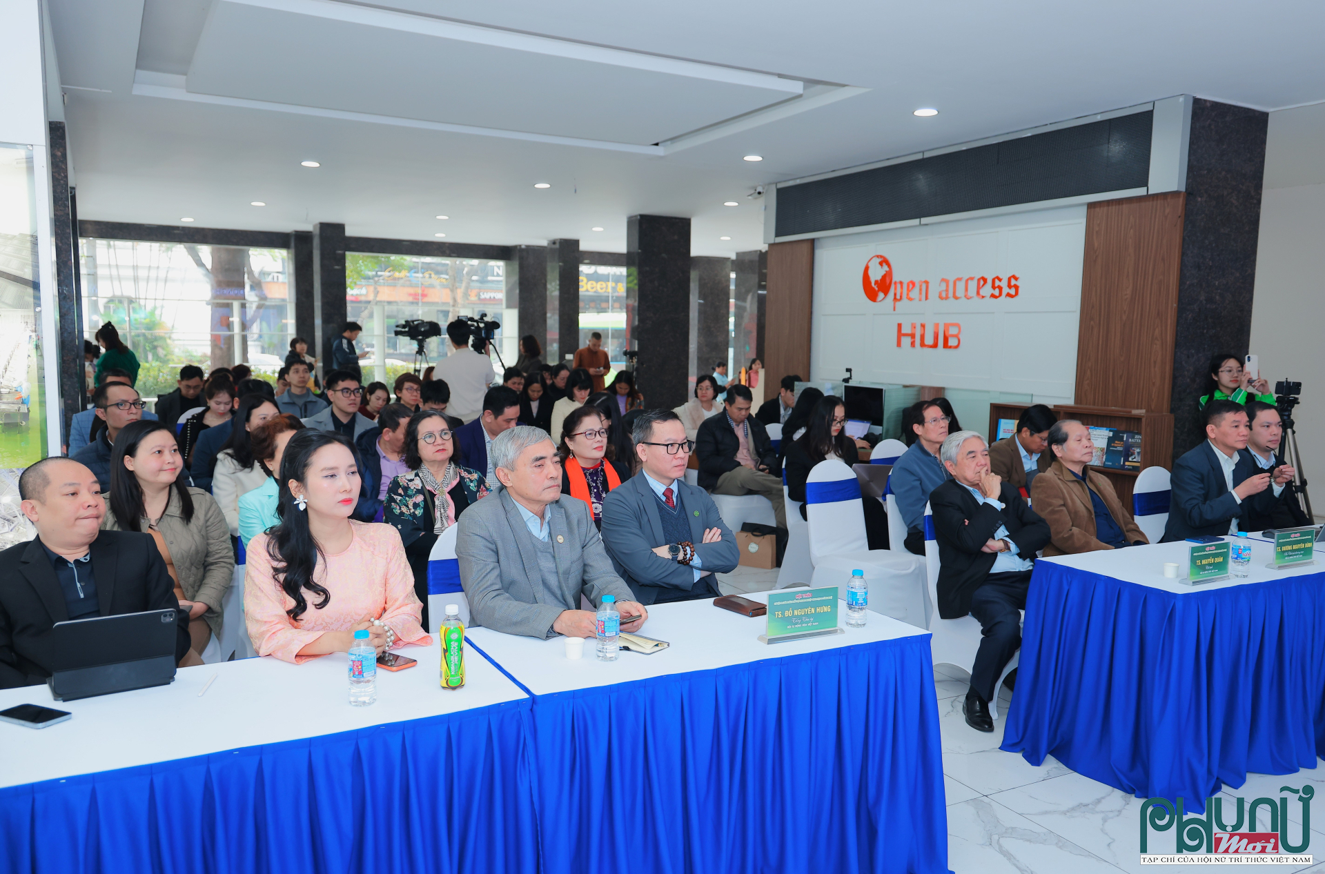 Các đại biểu tham dự hội thảo